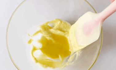 大人小孩都愛吃的軟綿拉絲椰蓉面包,心形造型,簡單易做